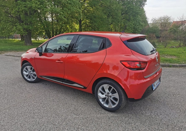 Renault Clio cena 30333 przebieg: 158643, rok produkcji 2015 z Wieleń małe 379